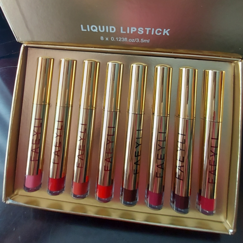 LIQUID LIPSTICK - Picture 2 of 4
